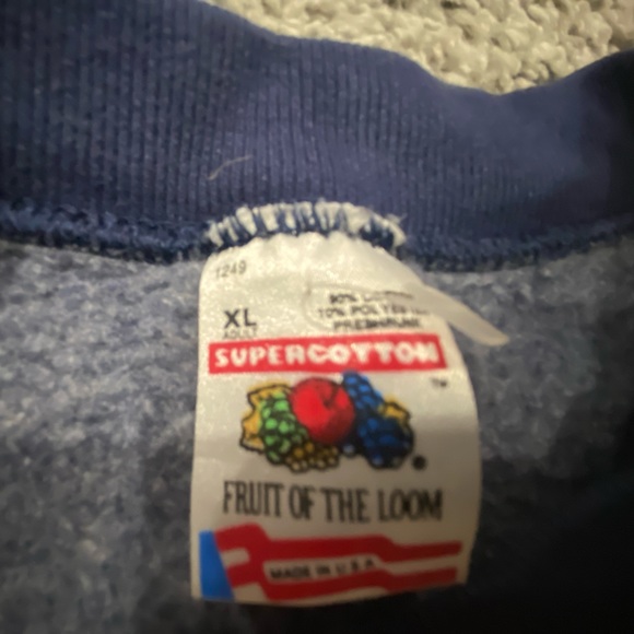 Laurier golden hawks cropped crew neck sweater - Picture 3 of 3